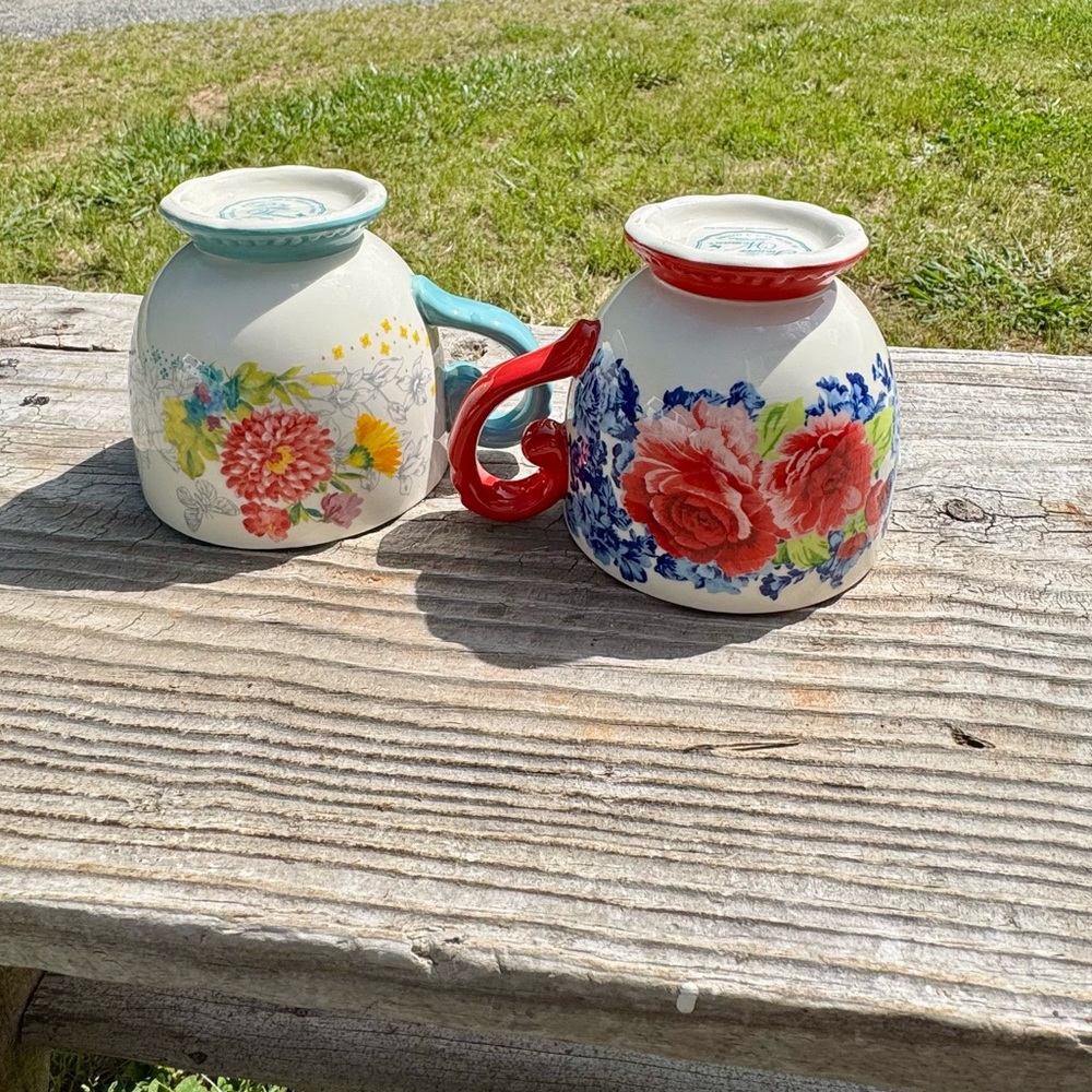 Vintage The Pioneer Woman | Floral Ceramic Mugs with Red and Blue Accents - Picture 2 of 5
